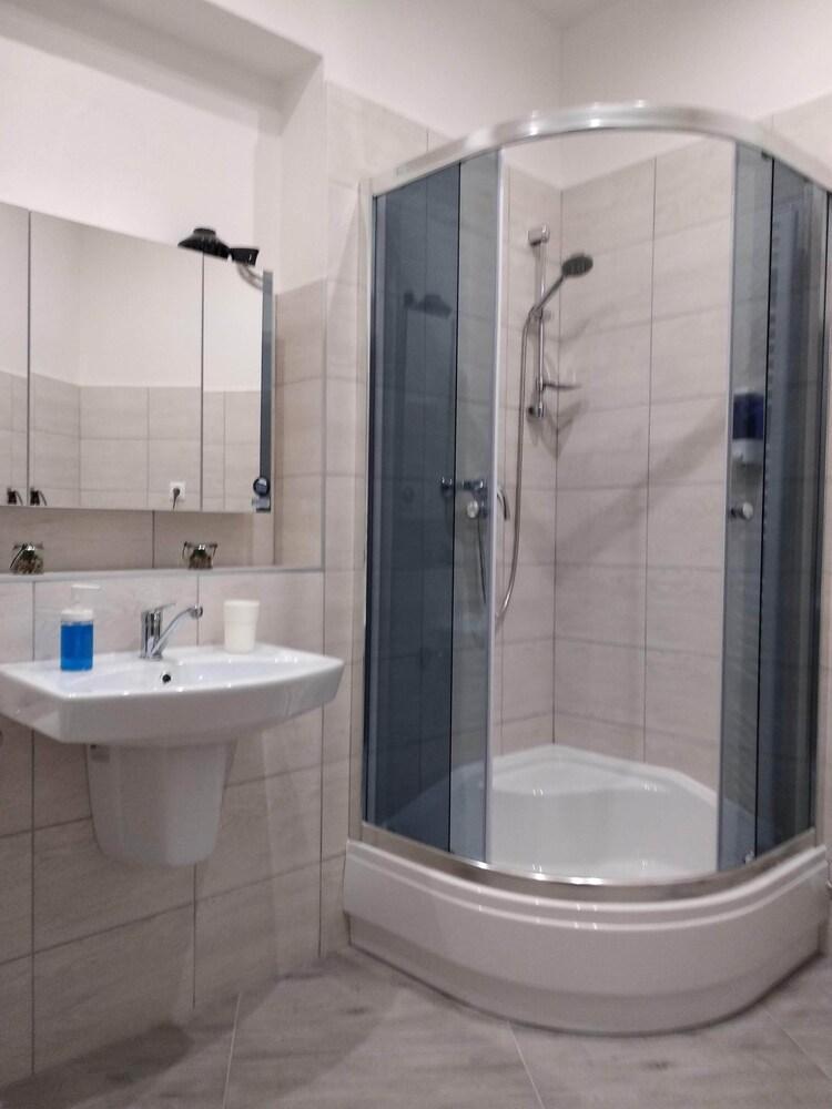 Kate & Jenny Apartments - Cosy Place In The City Center براتسيلافا المظهر الخارجي الصورة