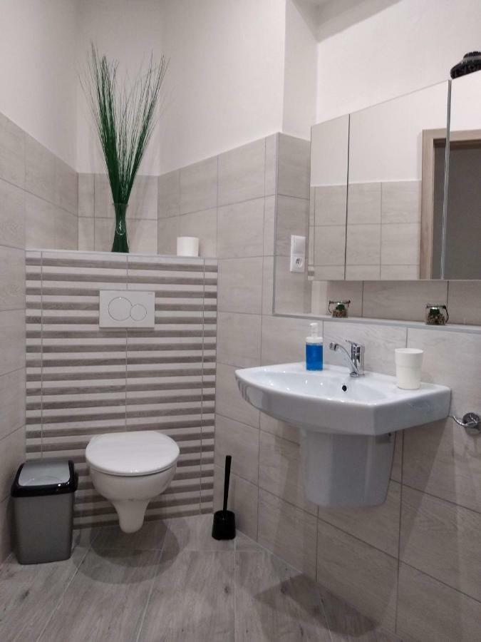 Kate & Jenny Apartments - Cosy Place In The City Center براتسيلافا المظهر الخارجي الصورة